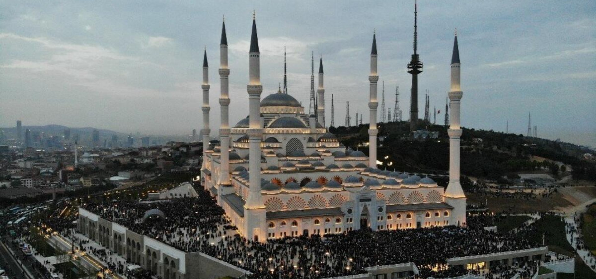 Çamlıca Camii